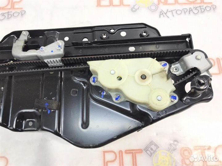 Доводчик задней левой двери Toyota Estima (AHR20