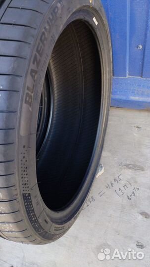 Compasal Blazer UHP II 255/35 R19