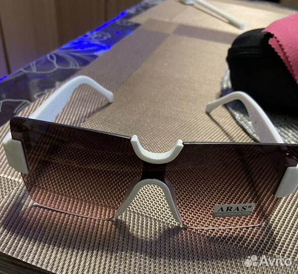 Солнцезащитные очки женские