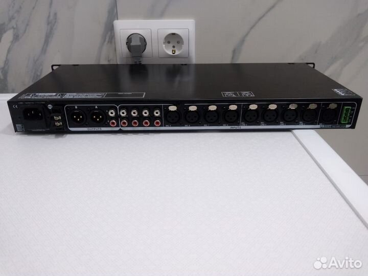 Микшер-предусилитель RCF PR 4092