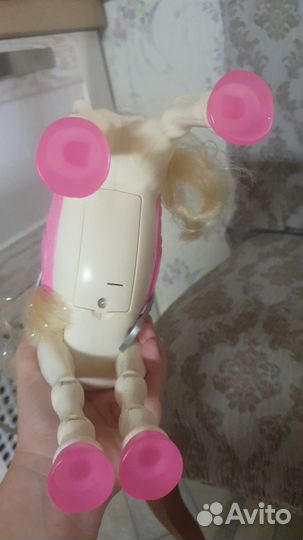 Интерактивная лошадка Барби