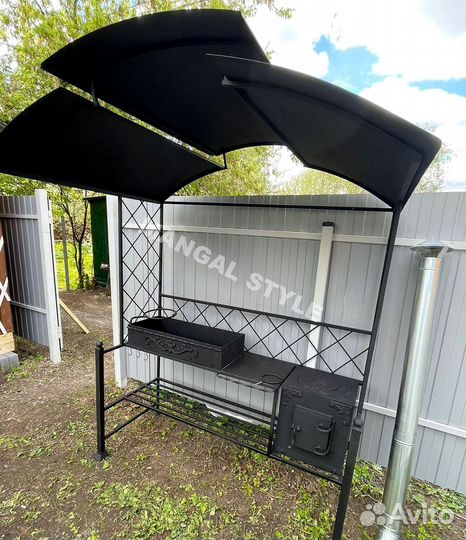 Мангал с крышей