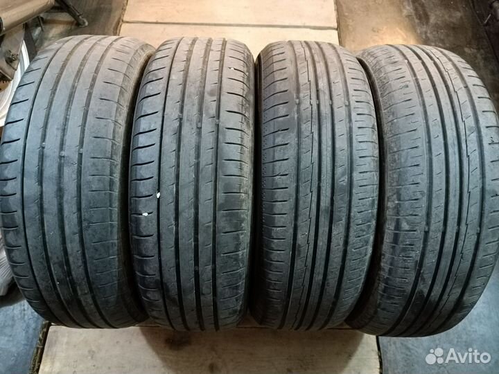 Yokohama BluEarth-A 215/65 R17