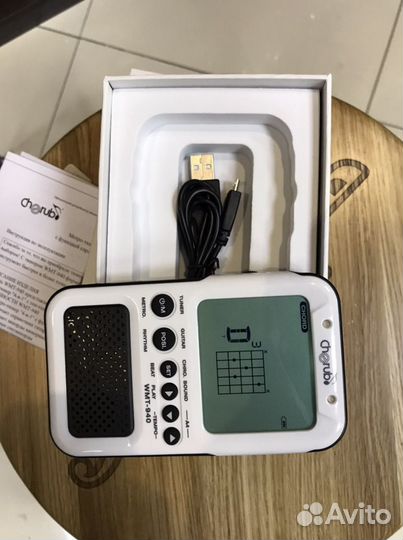 Метротюнер и справочник гитарных аккордов