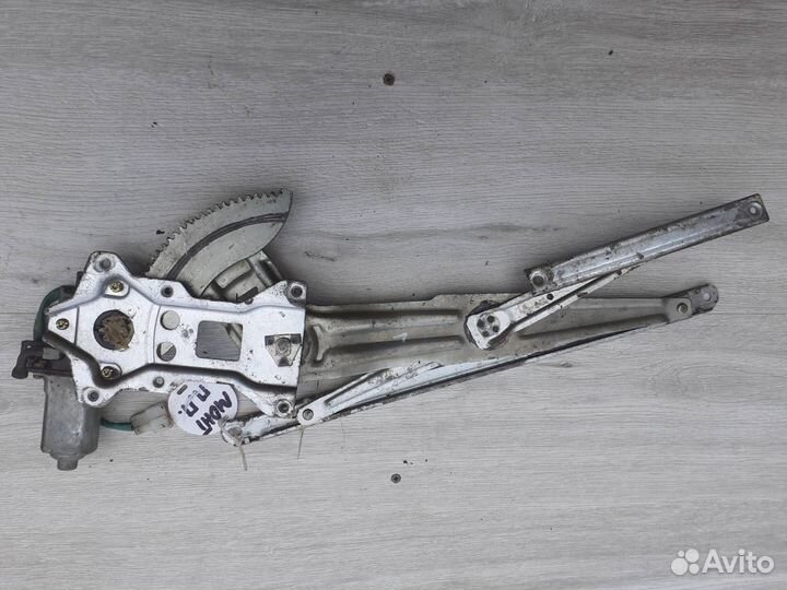 Стеклоподъемник передний правый Mitsubishi