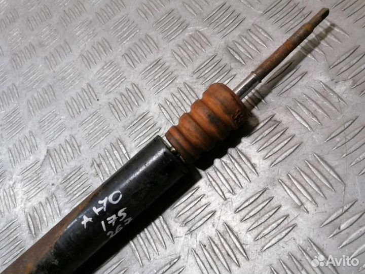 Амортизатор передний правый A 168