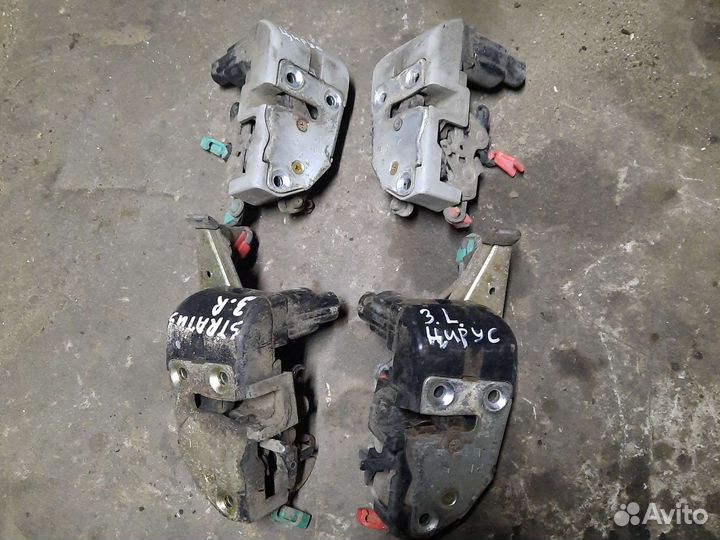 Замок двери chrysler cirrus