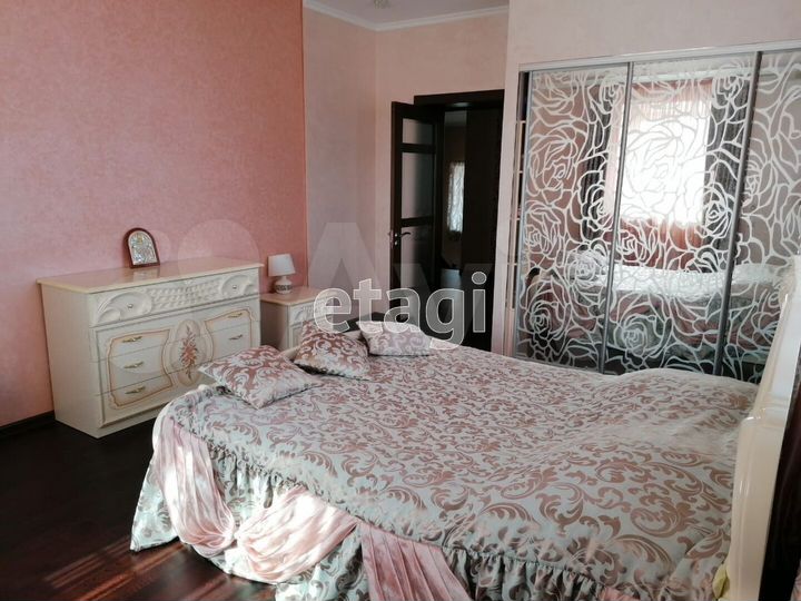 Дом 201,4 м² на участке 15 сот.