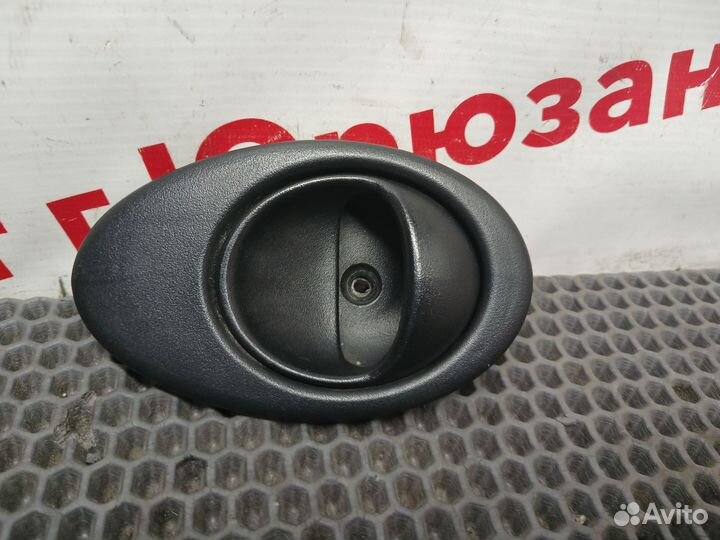 Ручка двери салонная левая Chevrolet Spark M200