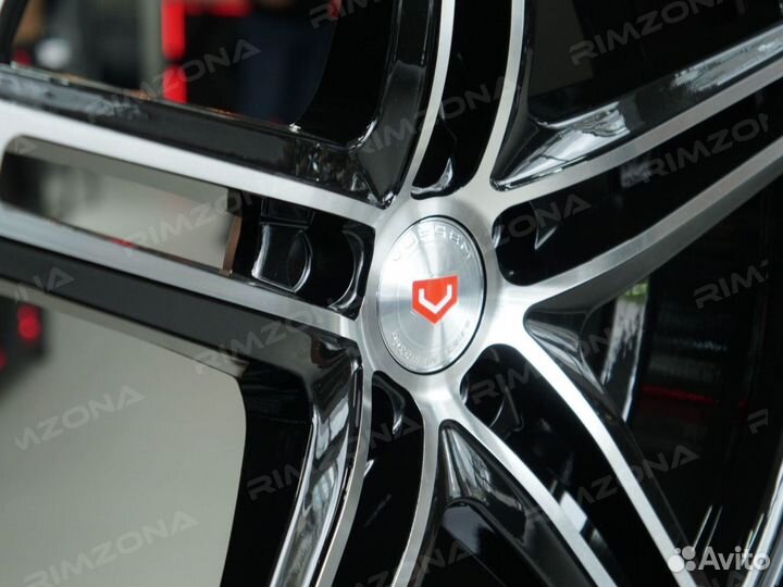 Литые диски Vossen R17 на Mitsubishi. Арт690