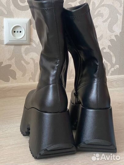 Ботинки женскиена высокой массивной платформе