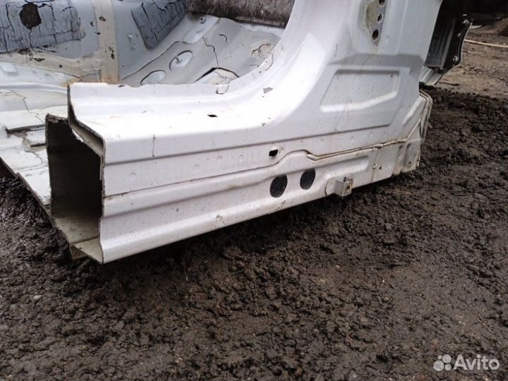 Лонжерон передний правый Toyota Mark X X120 2.5