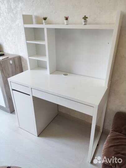Письменный стол IKEA микке