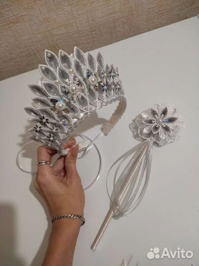 Корона и палочка