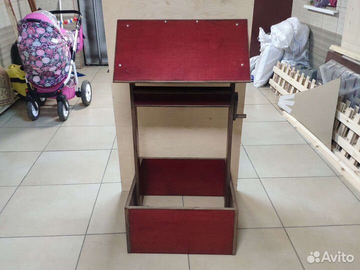 Садовый декоративный колодец