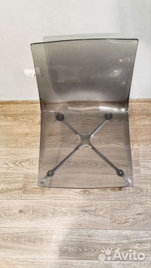 Прозрачный стул
