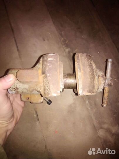 Продам тиски