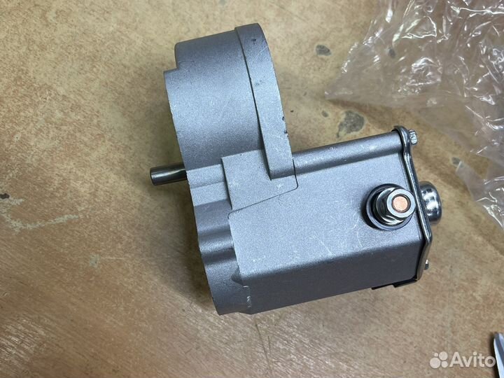 Продам реле втягивающее ST2815064310