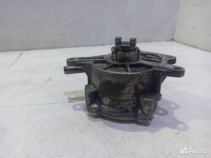 Вакуумный насос двигателя