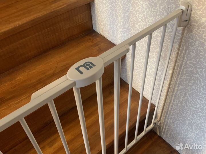 Ворота безопасности на лестницу