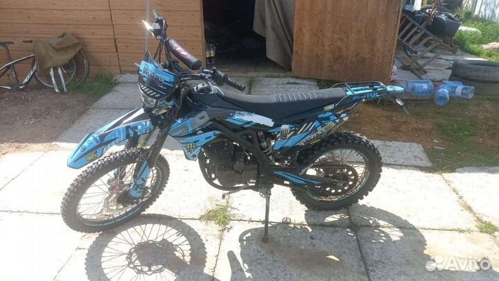 Regulmoto ZR 250