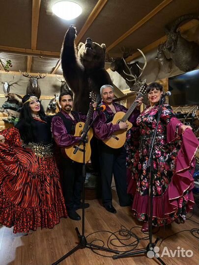 Цыганский ансамбль