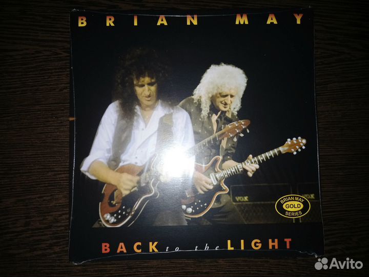 Brian May – Back To The Light white 7