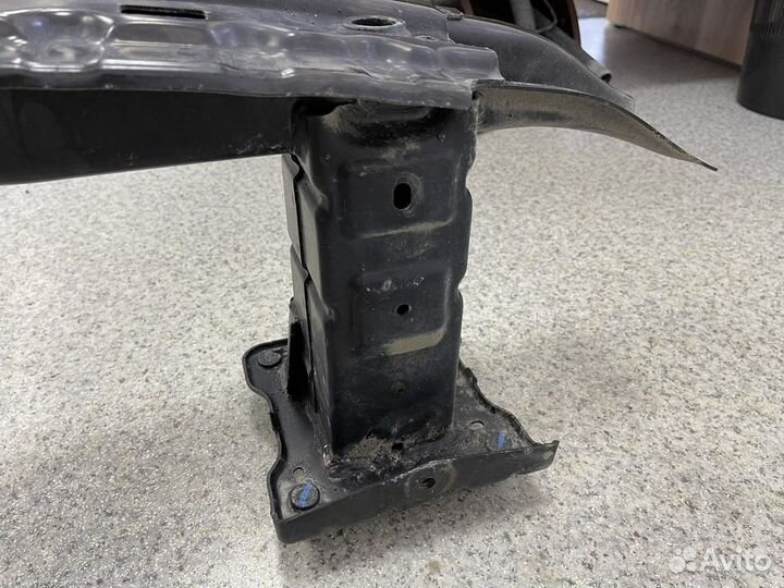 Задний усилитель,поперечина gle coupe c292