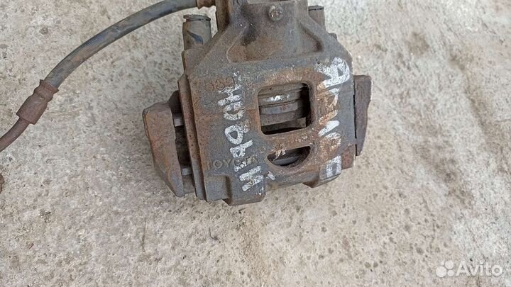 Toyota Yaris 2 передний правый суппорт