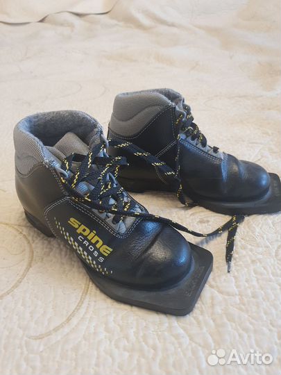 Лыжные ботинки