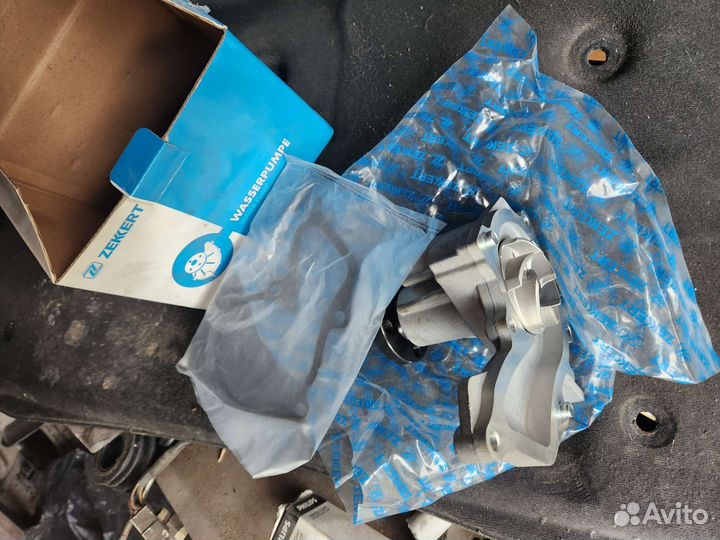 Водяной насос (помпа ) Ford Zekkert