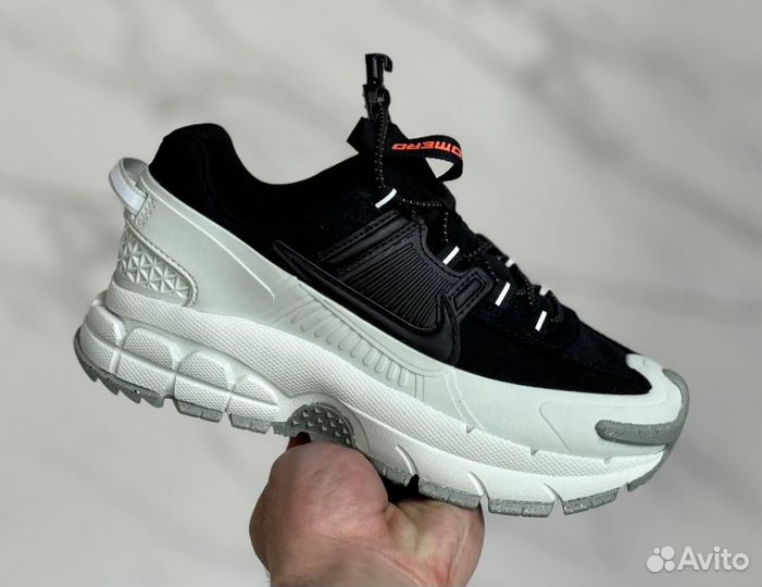 Кроссовки Nike Zoom Vomero 5 Roam