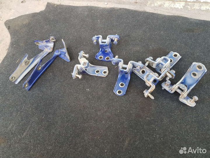 Петля Mitsubishi Outlander 1