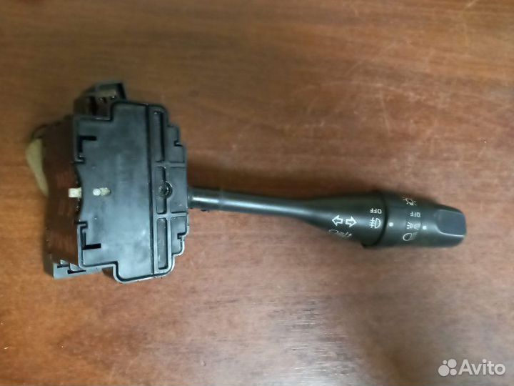 Переключатель поворотов Nissan Maxima A33