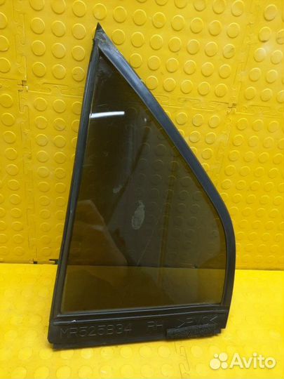 Стекло боковое заднее правое Mitsubishi Lancer CS