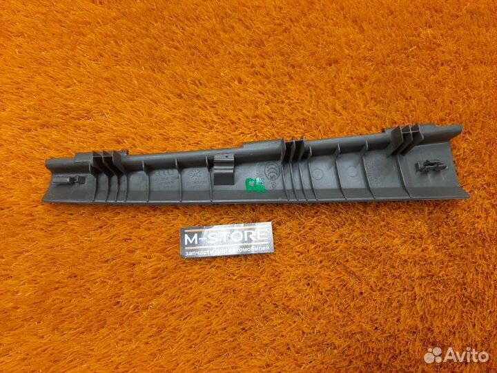 Накладка стойки кузова передняя правая Audi Q5 8R