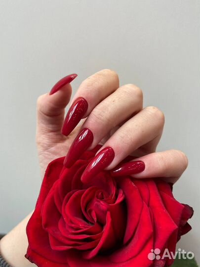 Маникюр и педикюр