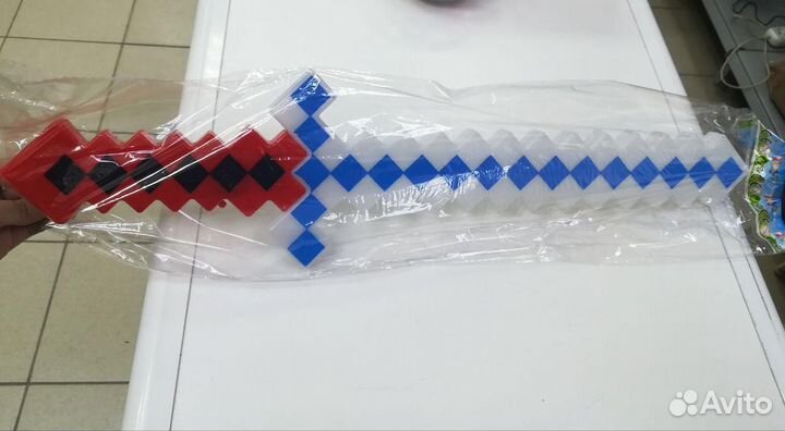 Меч Майнкрафт красно-белый 58 см