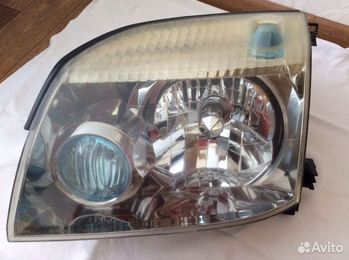 Фары ксенон Nissan X-Trail NT30
