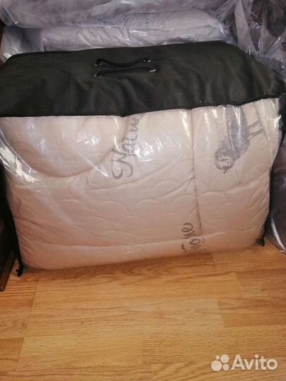 Одеяла, подушки, постельное. Пледы. Новое