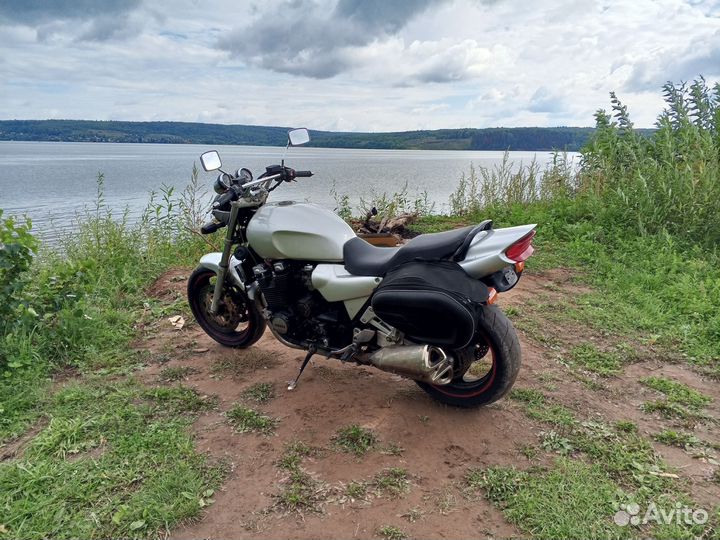 Yamaha XJR 1200