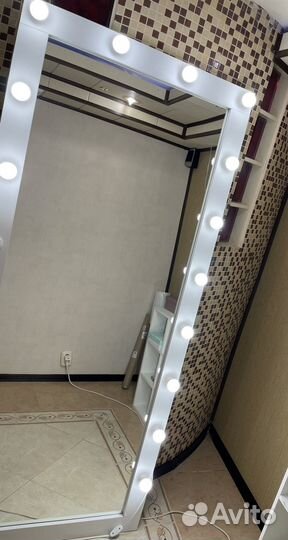 Гримерное зеркало с лампочками бу