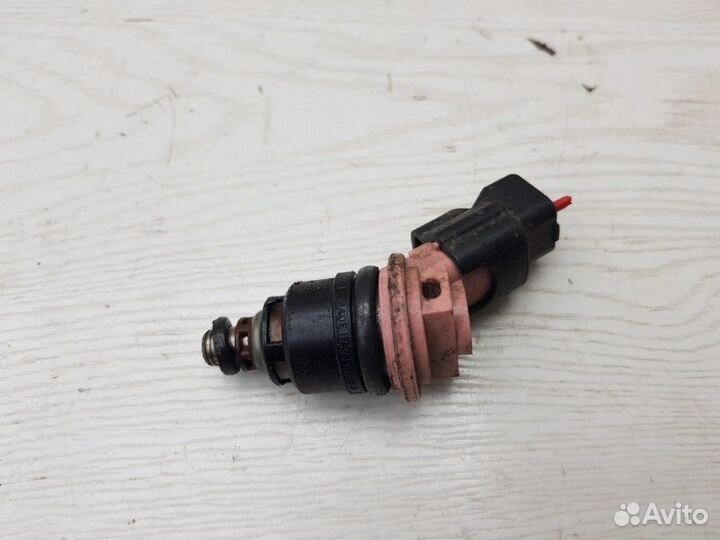 Форсунка топливная Nissan Maxima A32 VQ20DE 1998