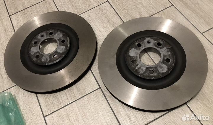 Диск тормозной задний Audi Q7 4M0615601P