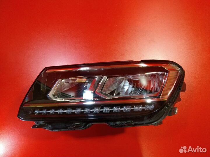 Фара передняя левая Volkswagen Tiguan AD1 czca