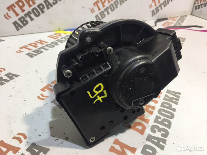 Тойота iQ Моторчик печки