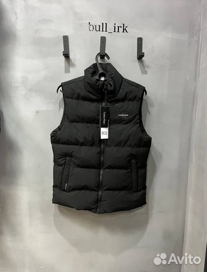 Стильная жилетка от Calvin Klein для мужчин
