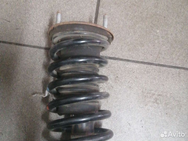 Стойка левая lexus GS350