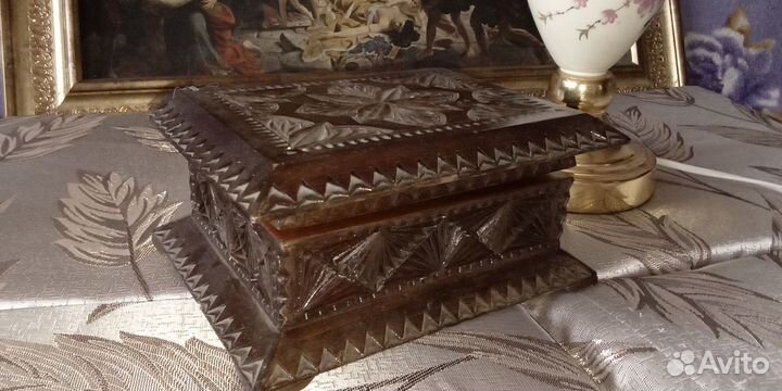 Шкатулка и подсвечник