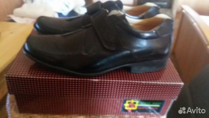 Школьные туфли
